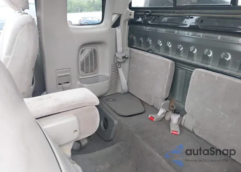 2004 Toyota Tacoma из США, поврежденный, VIN 5TEWM72N44Z350320